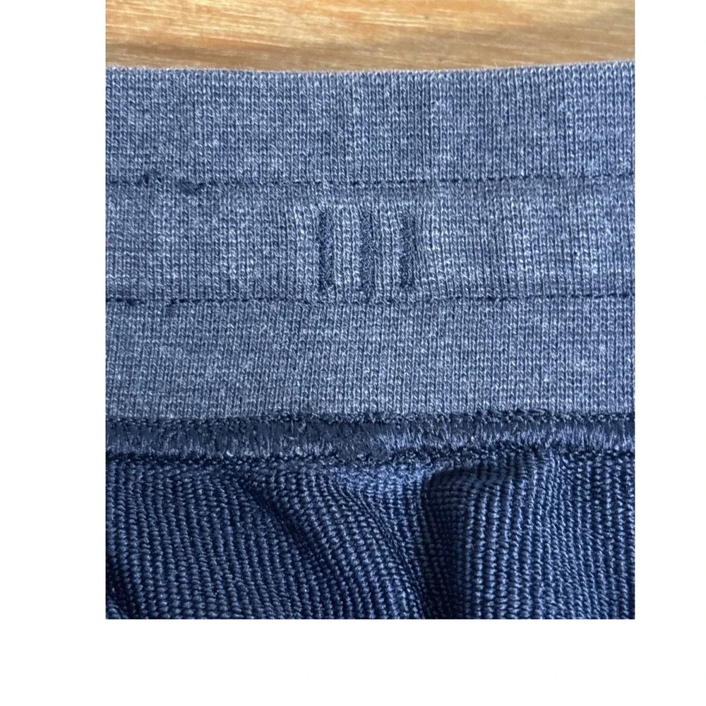 Lululemon City Sweat Shorts Mens‎ Navy Blue Minneapolis Fire EMT Rescue Logo